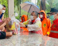 ผู้ว่าฯ สุราษฎร์ธานี รุดลงพื้นที่ติดตามสถานการณ์น้ำและเยี่ยม ... พารามิเตอร์รูปภาพ 1