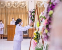 จังหวัดสุราษฎร์ธานี จัดพิธีวางพวงมาลา น้อมรำลึกในพระมหากรุณา ... พารามิเตอร์รูปภาพ 12