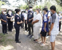 นายกเหล่ากาชาดจังหวัดสุราษฎร์ธานี เยี่ยมและให้กำลังใจนักเรีย ... พารามิเตอร์รูปภาพ 8