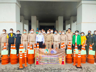 พิธีส่งมอบกรวยยางจราจร จำนวน 280 อันให้แก่หน่วยงานต่างๆ จำนว ... พารามิเตอร์รูปภาพ 1