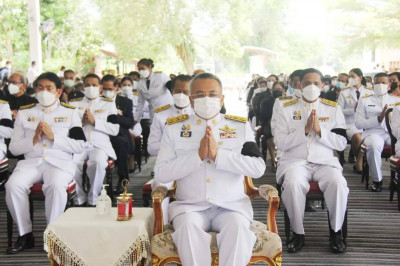 ผู้ว่าราชการจังหวัดสุราษฎร์ธานี เป็นประธานในพิธีพระราชทานเพล ... พารามิเตอร์รูปภาพ 1