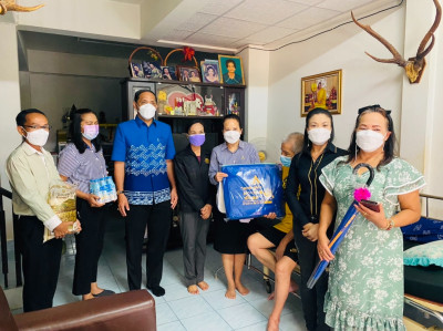 รองผู้ว่าราชการจังหวัด มอบของเยี่ยมให้กับผู้ทุพพลภาพ เนื่องใ ... พารามิเตอร์รูปภาพ 1