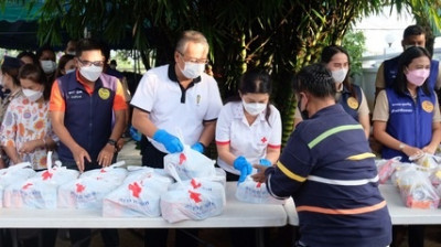 ผู้ว่าสุราษฎร์ฯ ควง นายกเหล่ากาชาด “ส่งต่อเนื้อไก่” เสริมพลั ... พารามิเตอร์รูปภาพ 1