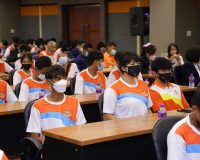 พิธีส่งนักกีฬาพร้อมให้โอวาทในการเดินทางเข้าร่วมการแข่งขันกีฬ ... พารามิเตอร์รูปภาพ 8