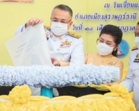 พสกนิกรจังหวัดสุราษฎร์ธานี ร่วมประกอบพิธีทำบุญตักบาตร พร้อมป ... พารามิเตอร์รูปภาพ 9