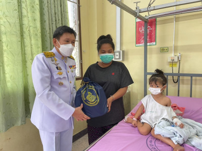 พิธีมอบบัญชีเงินฝากตามโครงการออมขวัญปันสุขพร้อมมอบถุงพระราชท ... พารามิเตอร์รูปภาพ 1