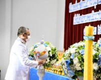 พสกนิกรจังหวัดสุราษฎร์ธานี ร่วมพิธีถวายเครื่องราชสักการะ วาง ... พารามิเตอร์รูปภาพ 2