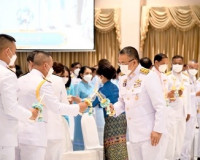 พสกนิกรจังหวัดสุราษฎร์ธานี ร่วมพิธีถวายเครื่องราชสักการะ วาง ... พารามิเตอร์รูปภาพ 8