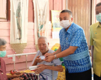 ผู้ว่าฯสุราษฎร์ ยกหน่วยทะเบียนราษฎรทำบัตรประจำตัวประชาชนเคลื ... พารามิเตอร์รูปภาพ 2