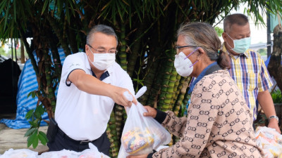 “ปันสุข ปันใจ ปันให้แต่สิ่งดีดี” ผู้ว่าสุราษฎร์ฯ แจกถุงปันสุ ... พารามิเตอร์รูปภาพ 1