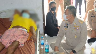 ผู้ว่าสุราษฎร์ฯ เคาะประตูบ้าน กลุ่มเปราะบาง นำทีมเจ้าหน้าที่ ... พารามิเตอร์รูปภาพ 1