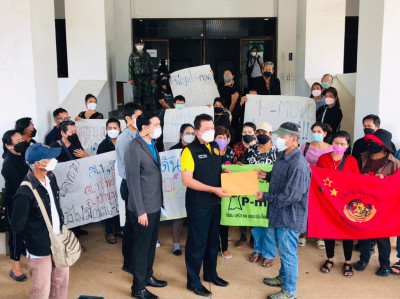 รองผู้ว่าราชการจังหวัดสุราษฎร์ธานี รับหนังสือกลุ่มขบวนการประ ... พารามิเตอร์รูปภาพ 1