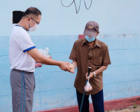 ผู้ว่าฯสุราษฎร์ธานี พร้อมด้วย นายกเหล่ากาชาด แจกจ่าย “ถุงปัน ... พารามิเตอร์รูปภาพ 13