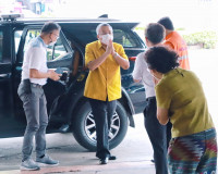 ผู้ว่าราชการจังหวัดสุราษฎร์ธานี เยี่ยมอาการและให้กำลังใจอาสา ... พารามิเตอร์รูปภาพ 2