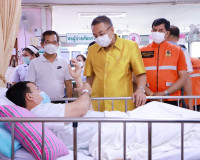 ผู้ว่าราชการจังหวัดสุราษฎร์ธานี เยี่ยมอาการและให้กำลังใจอาสา ... พารามิเตอร์รูปภาพ 4