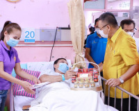 ผู้ว่าราชการจังหวัดสุราษฎร์ธานี เยี่ยมอาการและให้กำลังใจอาสา ... พารามิเตอร์รูปภาพ 7