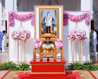 รองผู้ว่าราชการจังหวัดสุราษฎร์ธานี ร่วมพิธีถวายผ้ากฐินพระราช ... พารามิเตอร์รูปภาพ 1