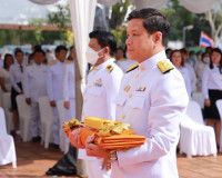 รองผู้ว่าราชการจังหวัดสุราษฎร์ธานี ร่วมพิธีถวายผ้ากฐินพระราช ... พารามิเตอร์รูปภาพ 6