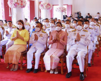 รองผู้ว่าราชการจังหวัดสุราษฎร์ธานี ร่วมพิธีถวายผ้ากฐินพระราช ... พารามิเตอร์รูปภาพ 13