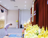 จังหวัดสุราษฎร์ธานี จัดพิธีวางพานพุ่มและถวายบังคมเบื้องหน้าพ ... พารามิเตอร์รูปภาพ 2