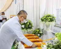 พิธีพระราชทานเพลิงศพทหารเรือที่เสียชีวิต จากเหตุการณ์ เรือหล ... พารามิเตอร์รูปภาพ 7