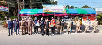 รองผวจ.สุราษฎร์ธานีนำคณะออกเยี่ยมจุดบริการและจุดตรวจป้องกันแ ... พารามิเตอร์รูปภาพ 1