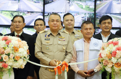 ผู้ว่าราชการจังหวัดสุราษฎร์ธานี เปิดศูนย์ CCTV องค์การบริหาร ... พารามิเตอร์รูปภาพ 1
