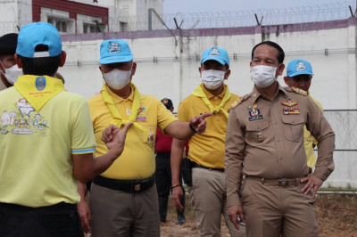 รองผู้ว่าราชการจังหวัดสุราษฎร์ธานี ให้การต้อนรับ พลตรี กัลย์ ... พารามิเตอร์รูปภาพ 1