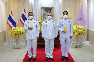 จังหวัดสุราษฎร์ธานี จัดพิธีรับมอบปฏิทินหลวงพุทธศักราช 2566 พ ... พารามิเตอร์รูปภาพ 1