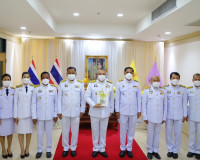 จังหวัดสุราษฎร์ธานี จัดพิธีรับมอบปฏิทินหลวงพุทธศักราช 2566 พ ... พารามิเตอร์รูปภาพ 10