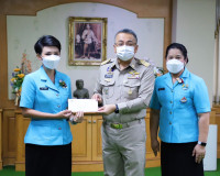 ชมรมแม่บ้านทหารอากาศ กองบิน 7 มอบแจกันดอกป๊อปปี้แก่พ่อเมืองส ... พารามิเตอร์รูปภาพ 3