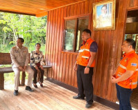 รองผู้ว่าราชการจังหวัดสุราษฎร์ธานี เป็นประธานในพิธี มอบบ้านใ ... พารามิเตอร์รูปภาพ 5