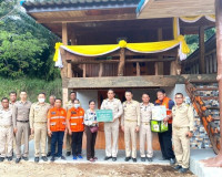 รองผู้ว่าราชการจังหวัดสุราษฎร์ธานี เป็นประธานในพิธี มอบบ้านใ ... พารามิเตอร์รูปภาพ 6