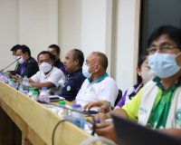 รองผู้ว่าราชการจังหวัดสุราษฎร์ธานี ร่วมรับชมและรับทราบการลงน ... พารามิเตอร์รูปภาพ 4