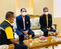 รองผู้ว่าราชการจังหวัดสุราษฎร์ธานี ต้อนรับ พล.ต.จิรวัฒน์ พัน ... พารามิเตอร์รูปภาพ 3