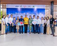รองผู้ว่าราชการจังหวัดสุราษฎร์ธานี ให้การต้อนรับเครื่องบินจา ... พารามิเตอร์รูปภาพ 4