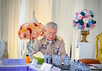 รองผู้ว่าราชการจังหวัดสุราษฎร์ธานี ให้การต้อนรับพระครูปริยัต ... พารามิเตอร์รูปภาพ 1