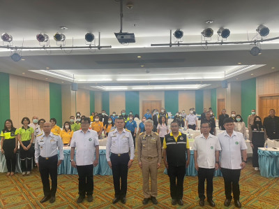 รองผู้ว่าราชการจังหวัดสุราษฎร์ธานี ให้การต้อนรับพลอากาศเอก น ... พารามิเตอร์รูปภาพ 1
