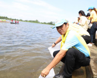 รองผู้ว่าราชการจังหวัดสุราษฎร์ธานี กล่าวต้อนรับ พล.ต.อ.สุรเช ... พารามิเตอร์รูปภาพ 9