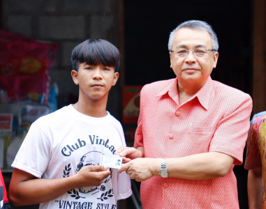 ผู้ว่าฯ สุราษฎร์ธานี ลงพื้นที่เยี่ยมให้กำลังใจ น้องโดม ผู้พิ ... พารามิเตอร์รูปภาพ 1