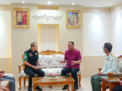 รองผู้ว่าราชการจังหวัดสุราษฎร์ธานี ให้การต้อนรับและหารือข้อร ... พารามิเตอร์รูปภาพ 1