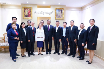 รองผู้ว่าราชการจังหวัดสุราษฎร์ธานี ให้การต้อนรับนางอู๋ ตงเหม ... พารามิเตอร์รูปภาพ 1