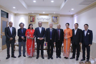 รองผู้ว่าราชการจังหวัดสุราษฎร์ธานี ให้การต้อนรับนายนาเกซ ซิง ... พารามิเตอร์รูปภาพ 1