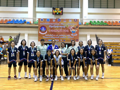 รองผู้ว่าราชการจังหวัดสุราษฎร์ธานี ร่วมให้กำลังใจนักกีฬาและม ... พารามิเตอร์รูปภาพ 1