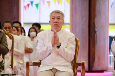 พิธีเจริญพระพุทธมนต์ เฉลิมพระเกียรติพระบาทสมเด็จพระเจ้าอยู่ห ... พารามิเตอร์รูปภาพ 1