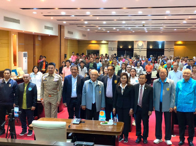 รองผู้ว่าราชการจังหวัดสุราษฎร์ธานี กล่าวแสดงวิสัยทัศน์การพัฒ ... พารามิเตอร์รูปภาพ 1