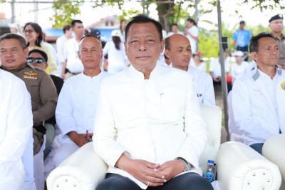 รองผู้ว่าฯสุราษฎร์ธานี ร่วมพิธีปล่อยขบวนแห่ผ้าขึ้นพระธาตุเจด ... พารามิเตอร์รูปภาพ 1