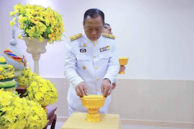 จังหวัดสุราษฎร์ธานี จัดพิธีรับมอบปฏิทินหลวงพุทธศักราช 2567 พ ... พารามิเตอร์รูปภาพ 1