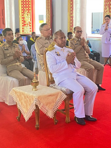 ประธานในพิธีถวายภัตตาหารและเครื่องเขียนพระราชทาน ของพระบาทสม ... พารามิเตอร์รูปภาพ 1