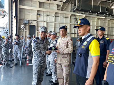 รองผู้ว่าราชการจังหวัดสุราษฎร์ธานี ร่วมต้อนรับ พลเรือเอก อะด ... พารามิเตอร์รูปภาพ 1